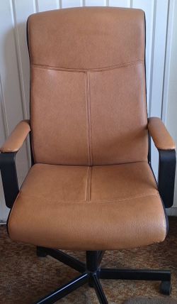 DESK CHAIR