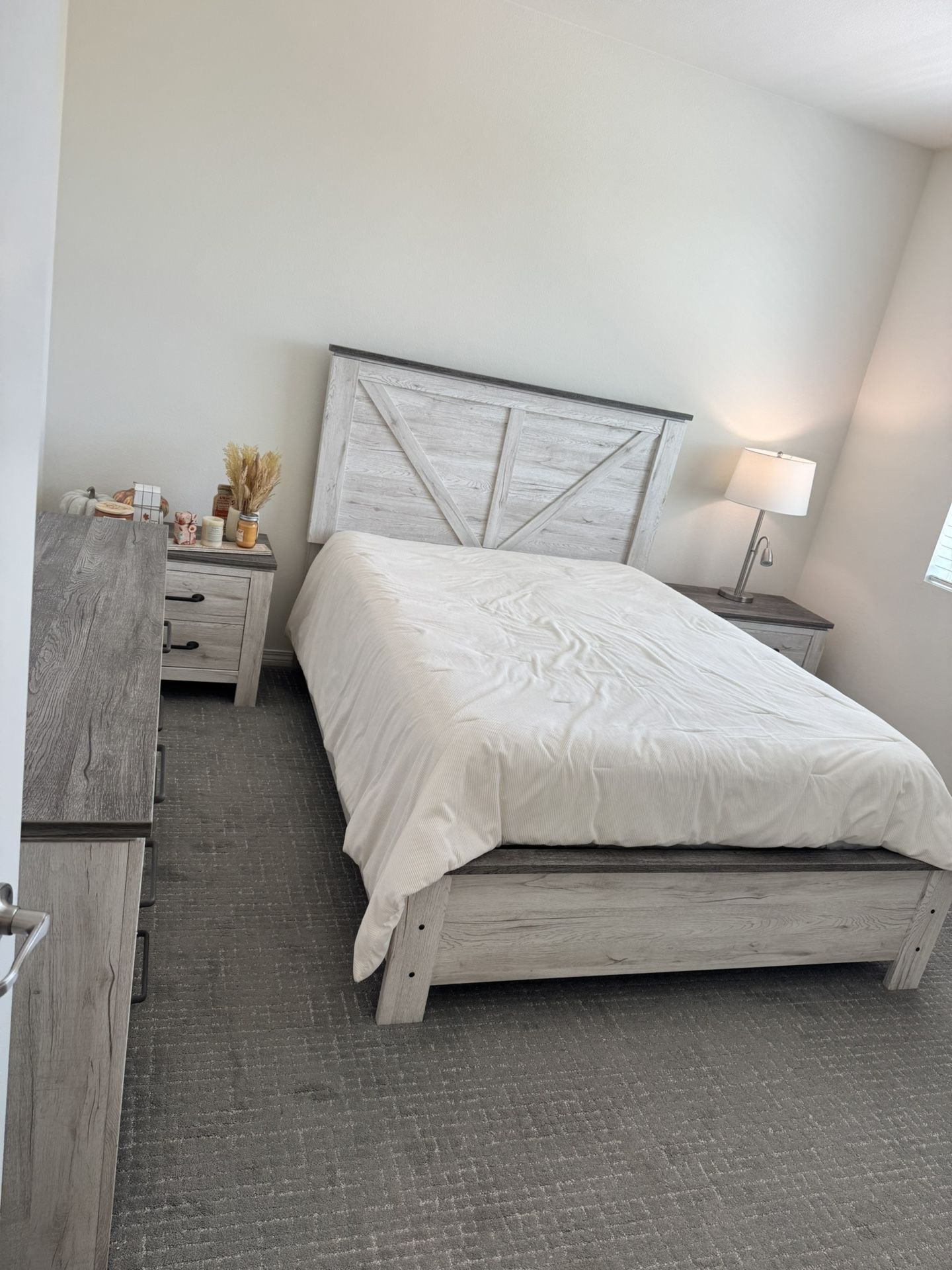 Bedroom Set Size QUEEN