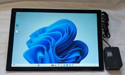 Very Nice MICROSOFT SURFACE PRO 7 WINDOWS 11 TABLET i5 Processor 8GB RAM