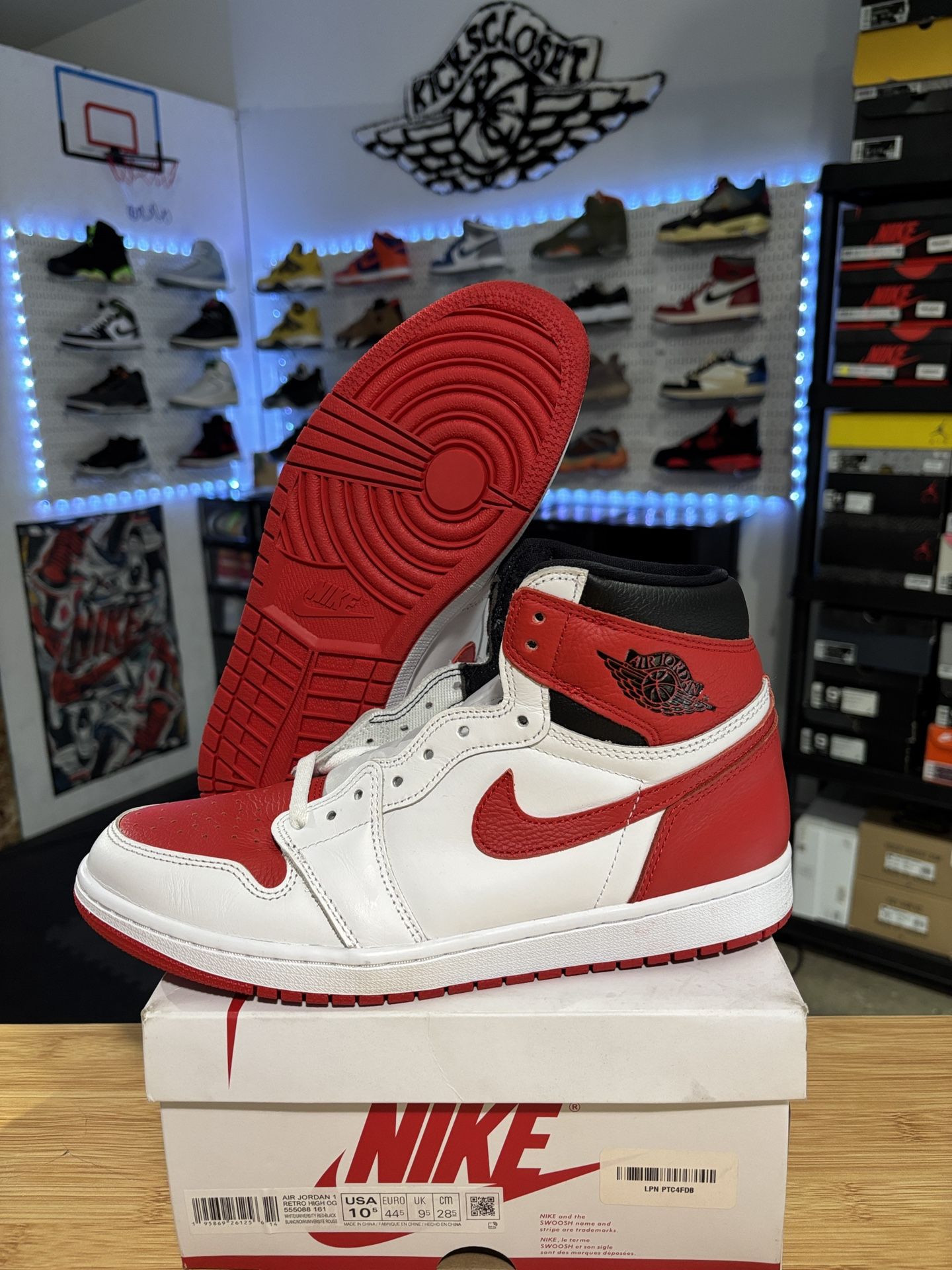 AIR JORDAN 1 RETRO “HERITAGE” SIZE 10.5 