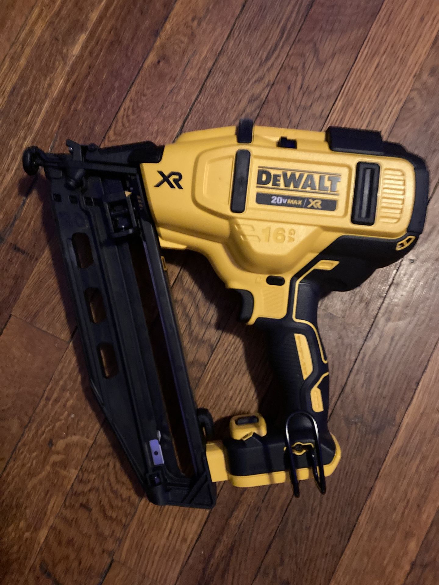 BRAND NEW Dewalt 16g Angled Finish Nailer NEVER USED