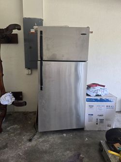 Frigidaire Refrigerator siiver