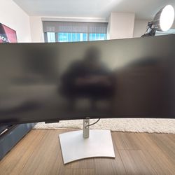 Dell UltraSharp U4025QW 40” 5K2K Thunderbolt 4 Monitor – Excellent Condition