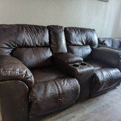 Two Seat Recliner With Console 