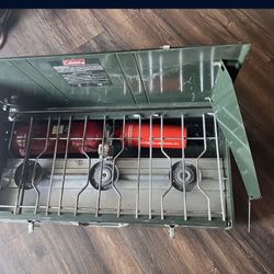 VINTAGE COLEMAN 426D TRIPLE BURNER CAMP STOVE 1979 THREE BURNER CAMPING STOVE used good condition 