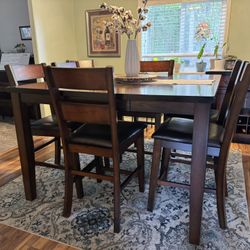 1 Dinning table & 8 Chairs