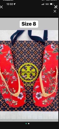 Tory Burch Lyonnaise Floral Print Flat Flip Flop - Leather Straps - Size 8 NEW Do not come in original box I do provide a Tory Burch shopping bag Pick