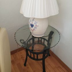 Set 3 Tables with lamps