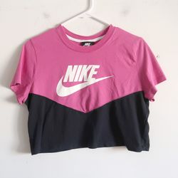 Colorblock Nike Crop Top Tee - Size Medium