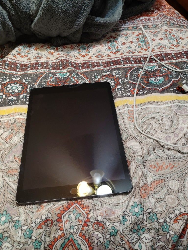 2019 APPLE IPAD 128GB 10 INCH