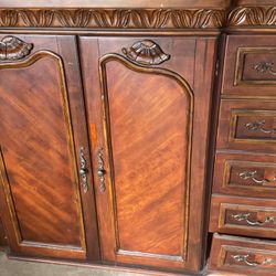 Free Large Armoire