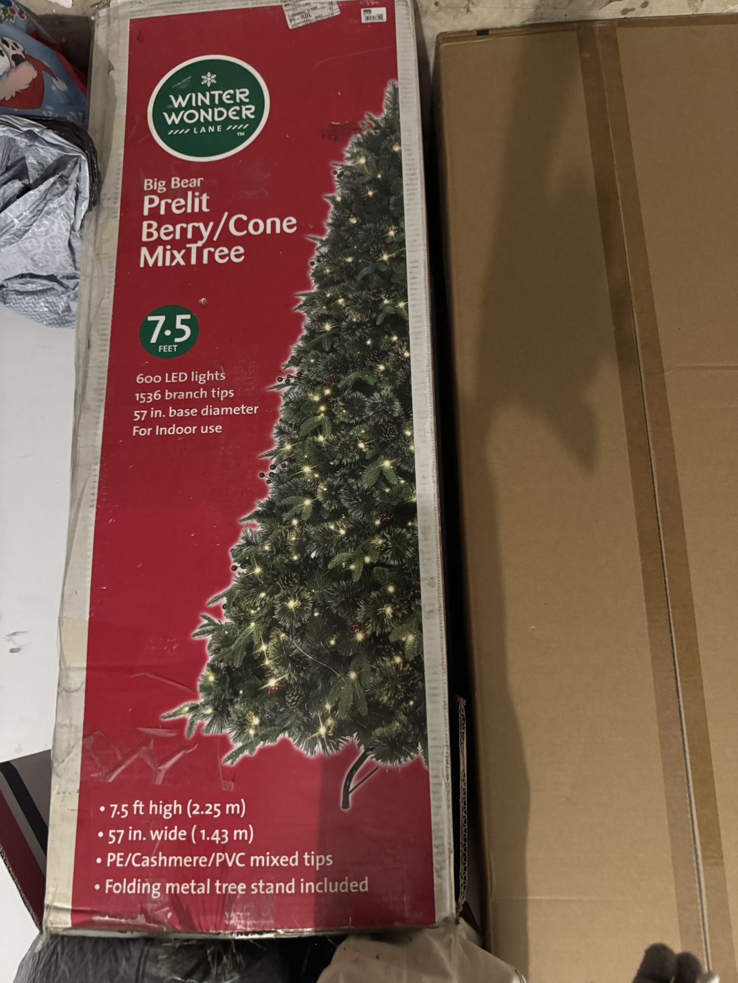 7.5 ft Prelit Christmas Tree