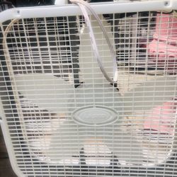 Lasko Window  Fan Excellent  Working Condition 
