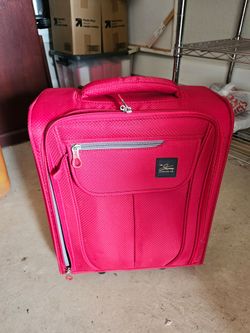 Small carry on -Skyway