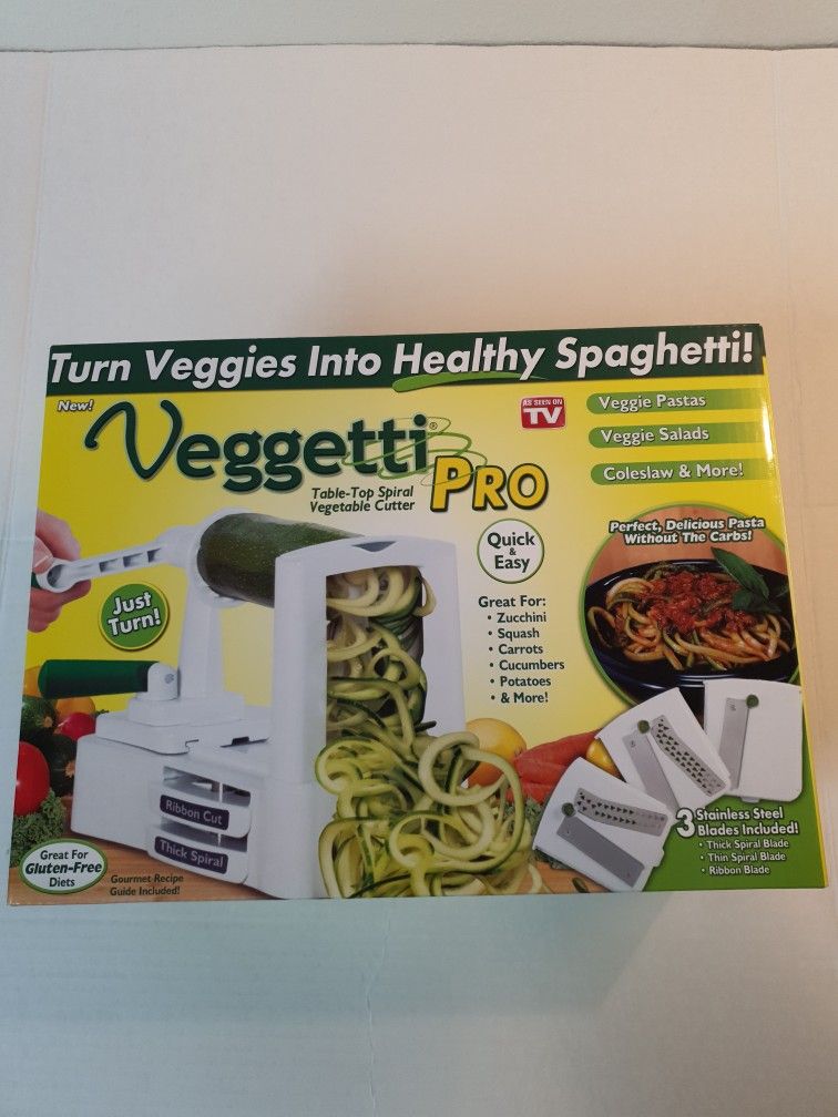 Veggetti - Pro Table Top Spiral Vegetable Cutter, 3 Interchangeable blades!. Condition is "New".
Veggetti - Pro Table Top Spiral Vegetable CutterVegg