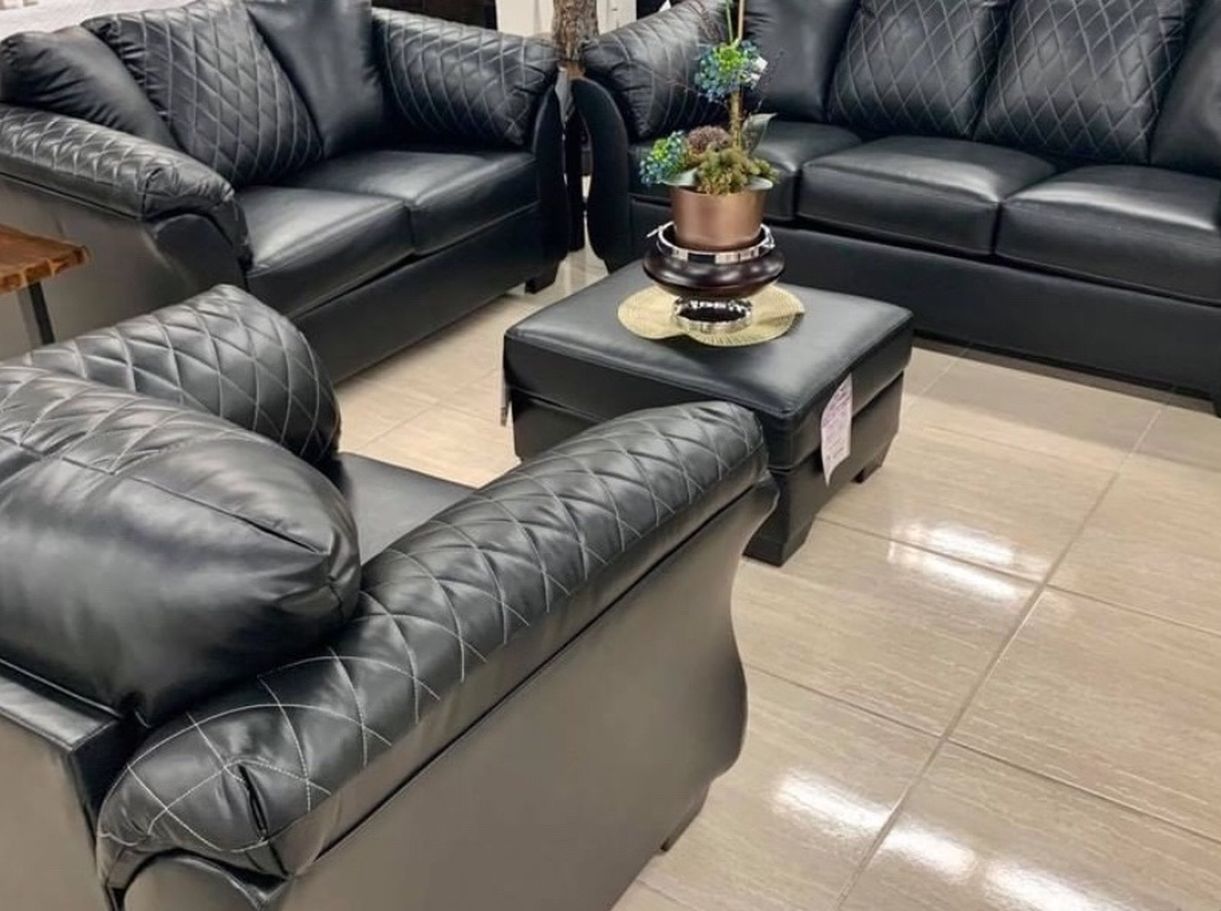 Betrillo Black Living Room Set (SOFA and LOVESEAT