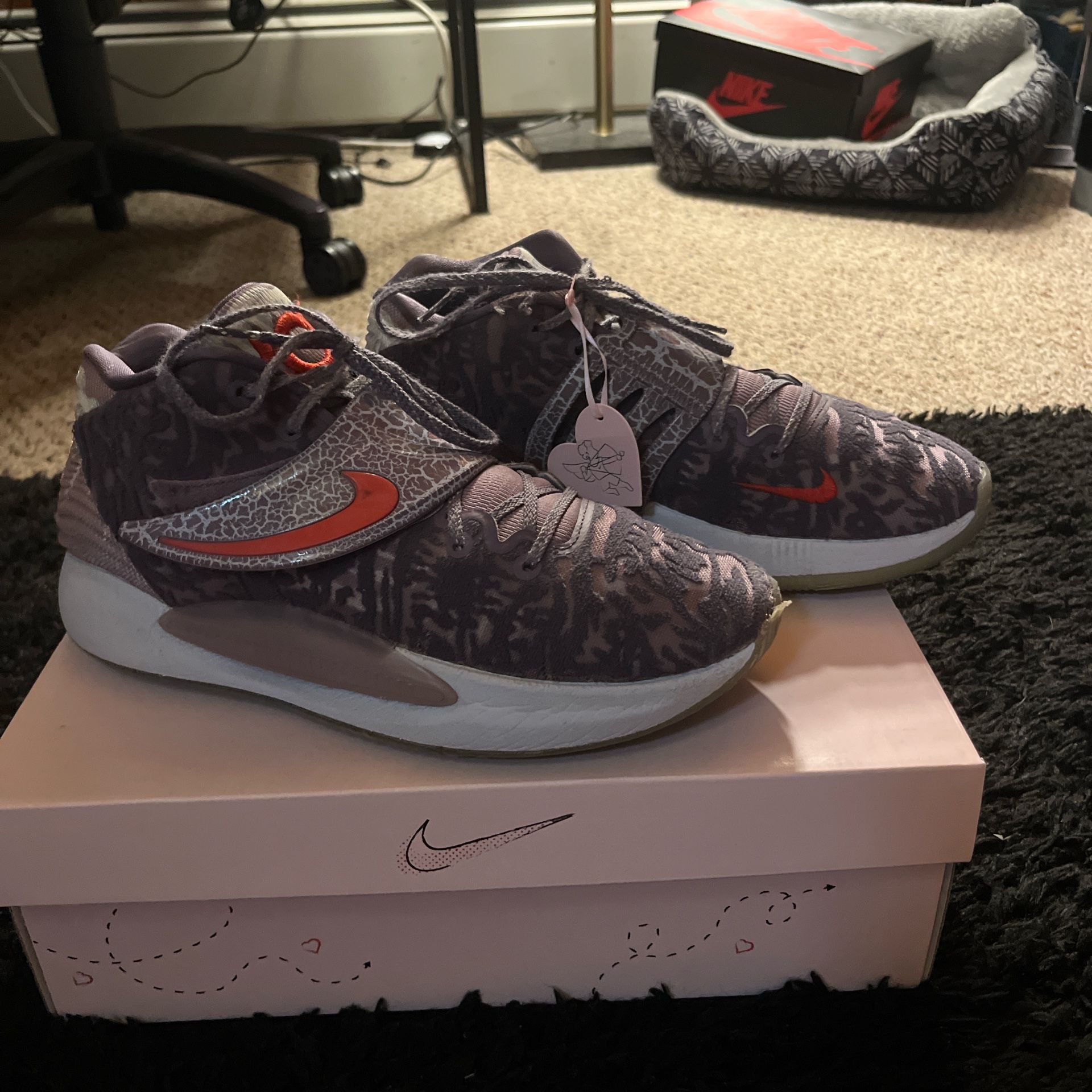 Kevin Durant - KD 14 “Valentine’s Day”