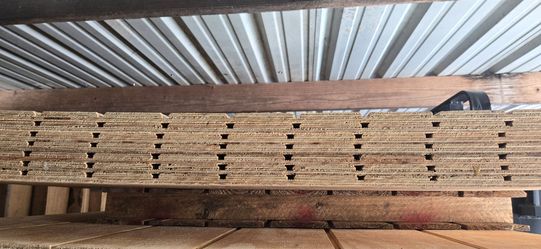 4 in center siding t111