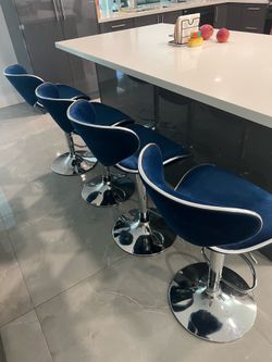 Stools bar