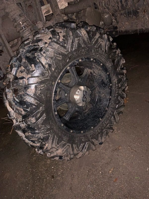 14 inch wheels and tires off my Polaris ranger for Sale in League City