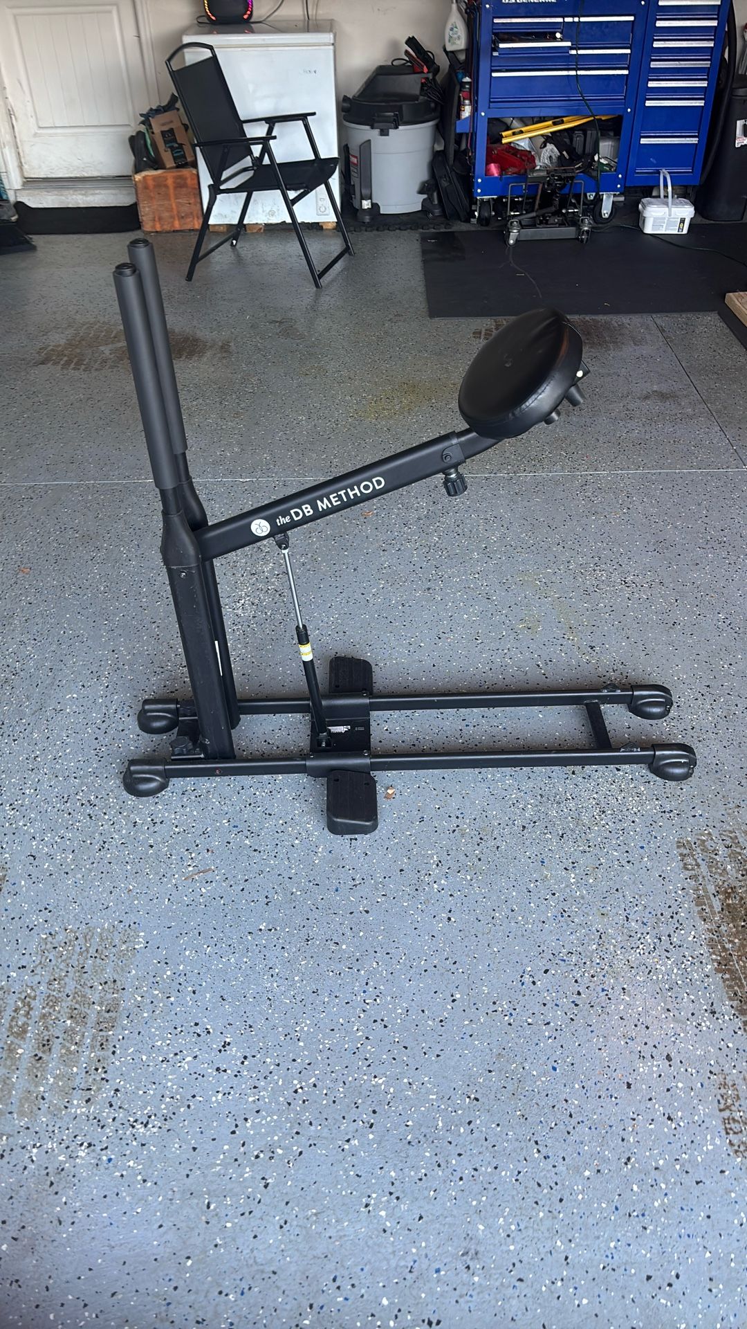 DB Method Squat Machine