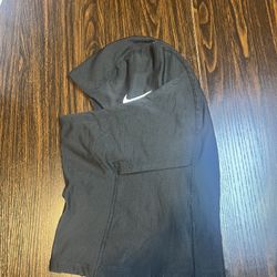 Nike Pro Therma-FIT Hood