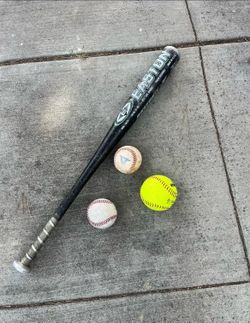 Baseball Bat & Balls - In Very Good Condition. Youth Magnum Easton 28 Inch & 21 Oz. with 2-1/4 Inch Diameter Barrel Baseball-7 Bat. Model: LK16.