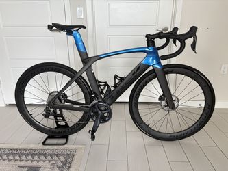 2021 Trek Madone SL 7 Gen 6 – 54cm – Ultegra Di2 – Like New