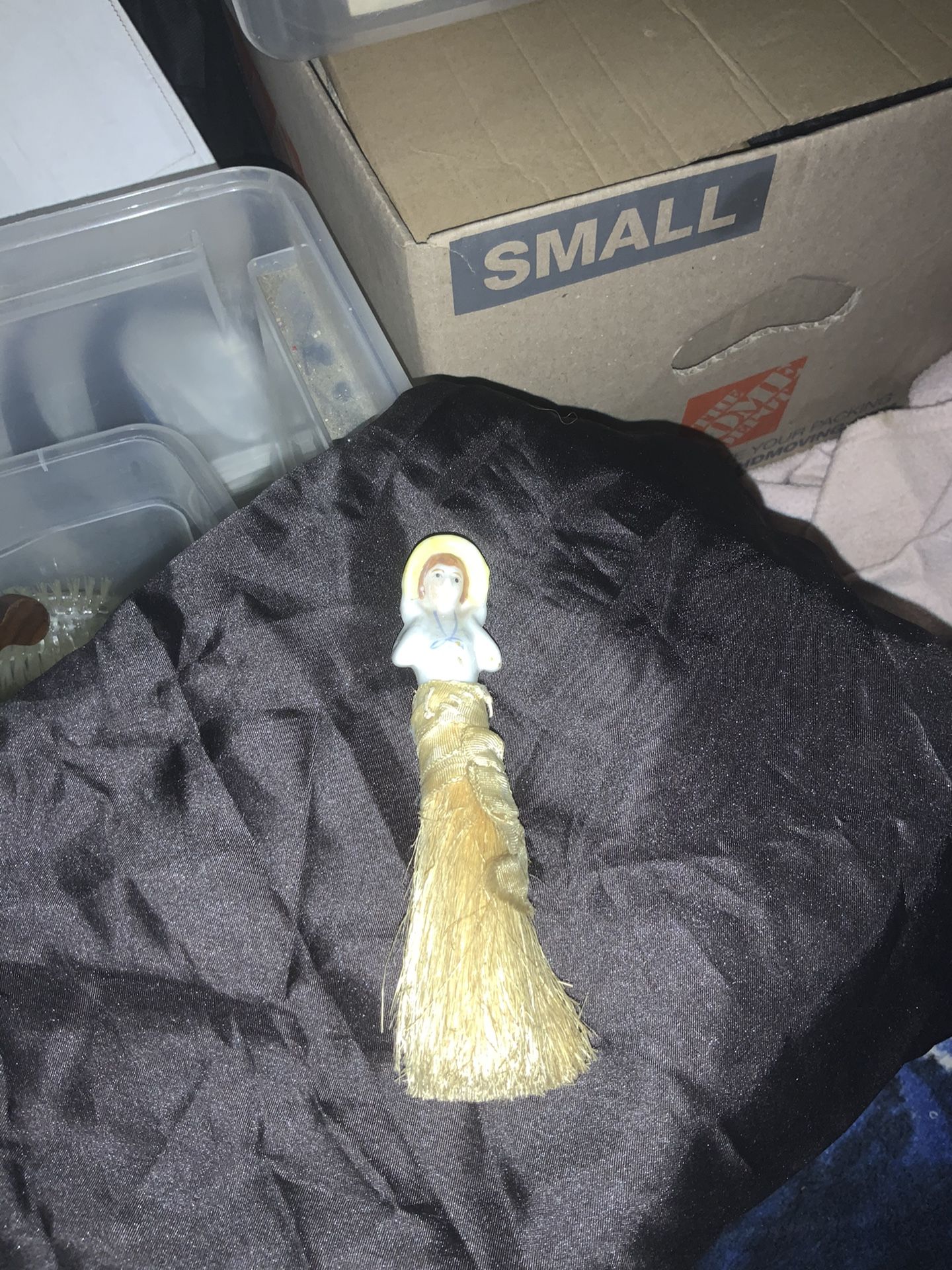 Lady Brush