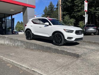 2020 Volvo XC40
