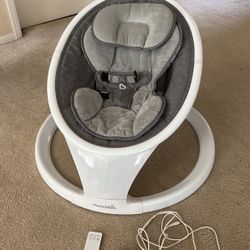 Munchkin bluetooth lightweight baby swing
