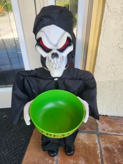 Gemmy Animated Grim Reaper greeter holding Candy Bowl animatronic halloween decoration