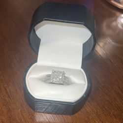 1 CT T.W. Diamond Princess-Cut 