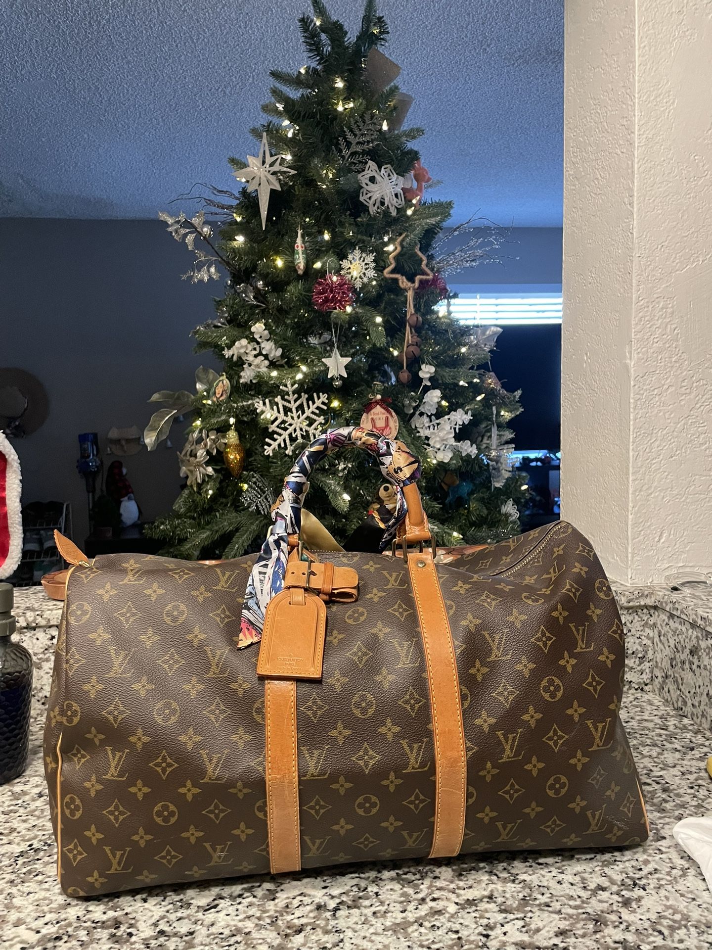 Louis Vuitton Keepal