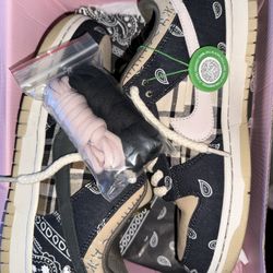 Nike SB Dunk Low QS