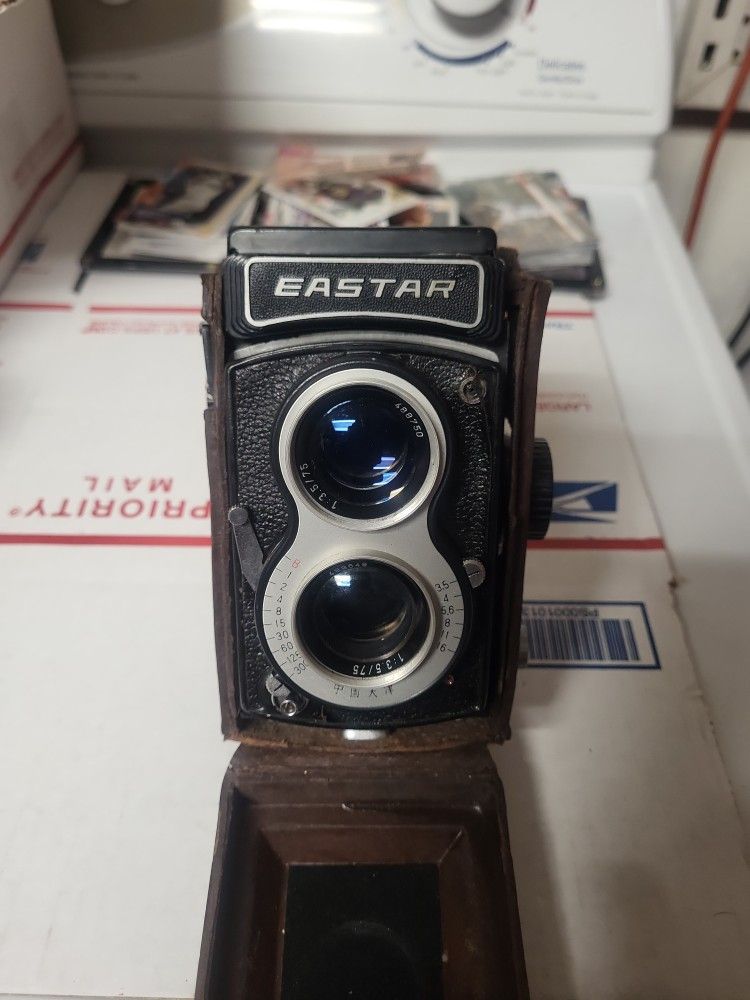 1977 EASTAR CAMERA