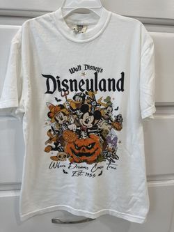 Disney Halloween Tshirt Medium