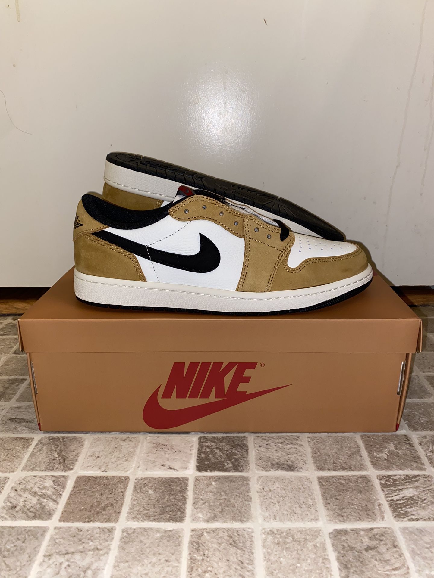 New Sz 9.5M Air Jordan 1 Retro Low Original All