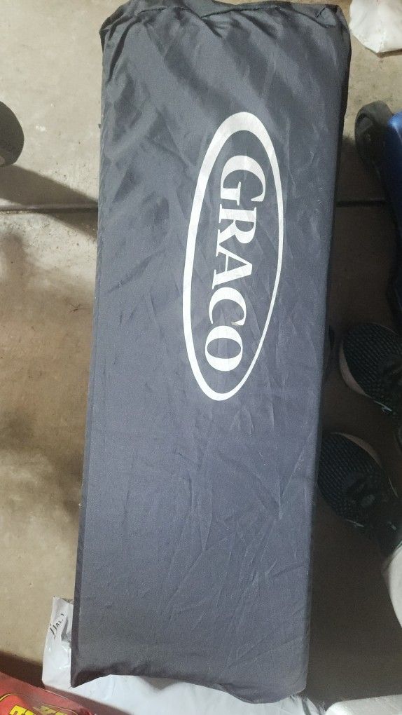 Graco Change N Carry Pack N Play Playard