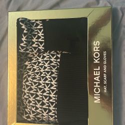 Michael Kors, Hat, Scarf, And Glove In The Box