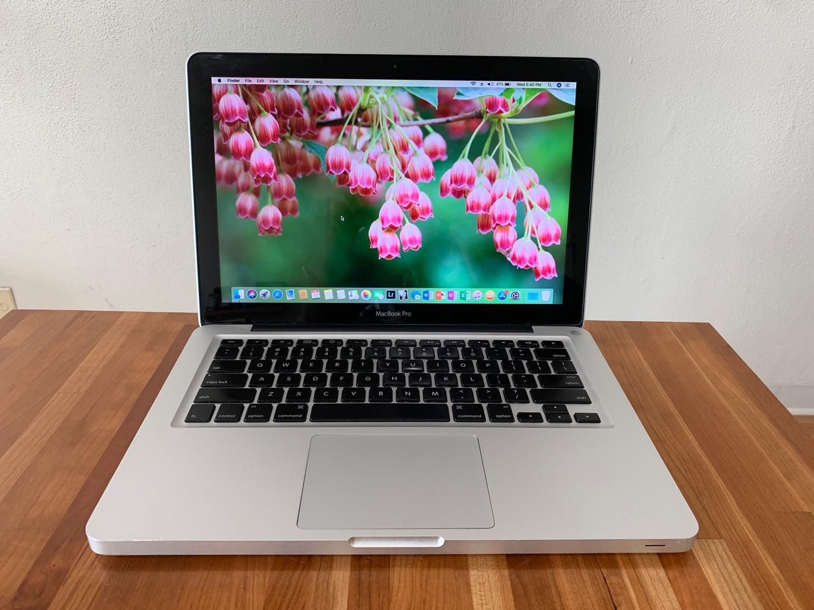 Apple MacBook Pro 13” 2010 Fully Working 4GB// 128SSD Students
