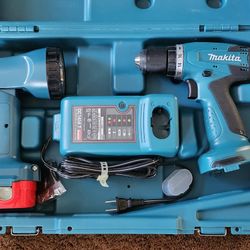 Makita Drill and Flashlight Set