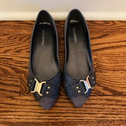 Women’s Gray Flats, Size 6