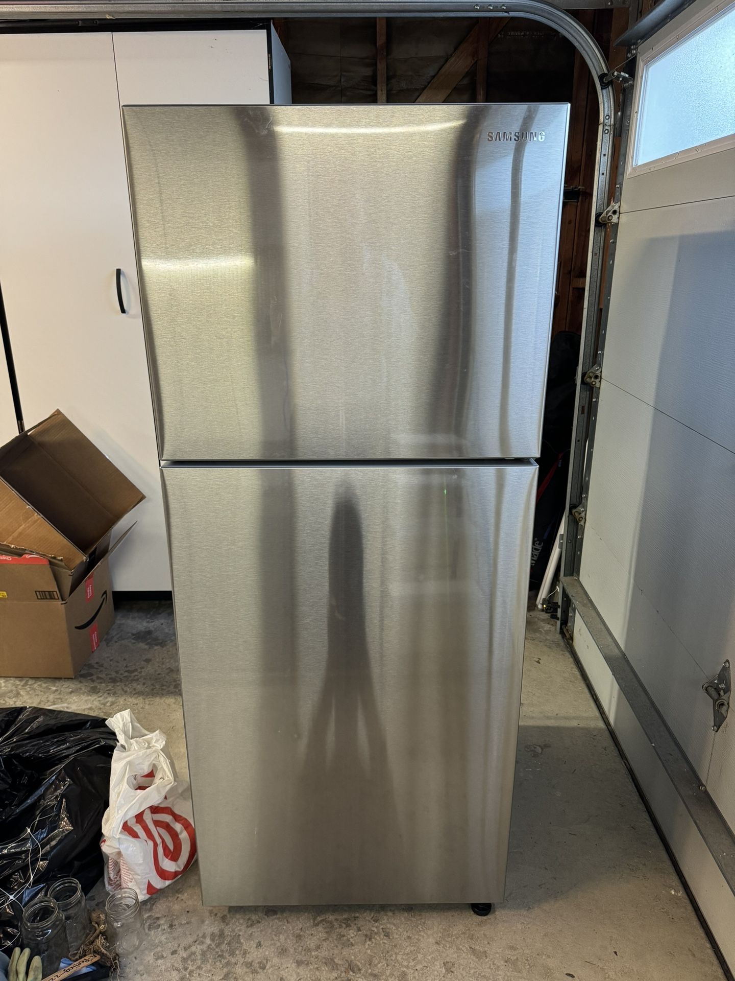 LIKE NEW Samsung Freezer Top Refrigerator 