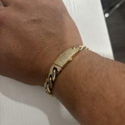 10k Gold Bracelet 