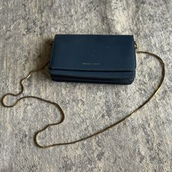 CHARLES & KEITHBasic Front-Flap Clutch Pre-Owned