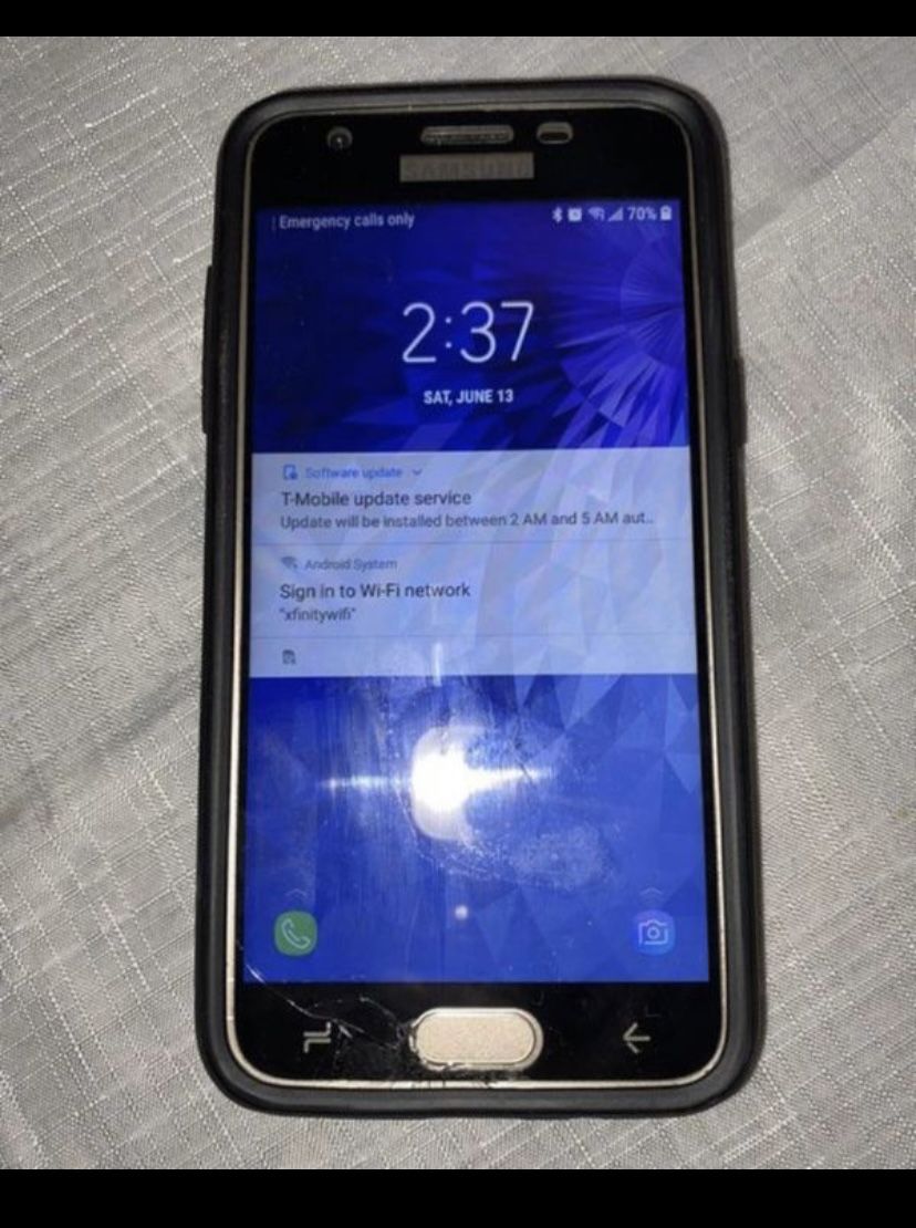 Unlocked Samsung s5 phone bottom screen cracked works great
