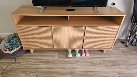 Better Homes & Gardens Lillian Fluted TV Stand for TVs up to 70 in, Natural Pine Finish