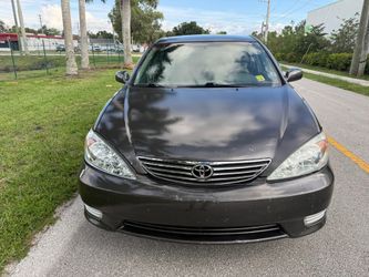 2003 Toyota Camry LE $2900