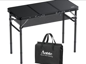 Folding table